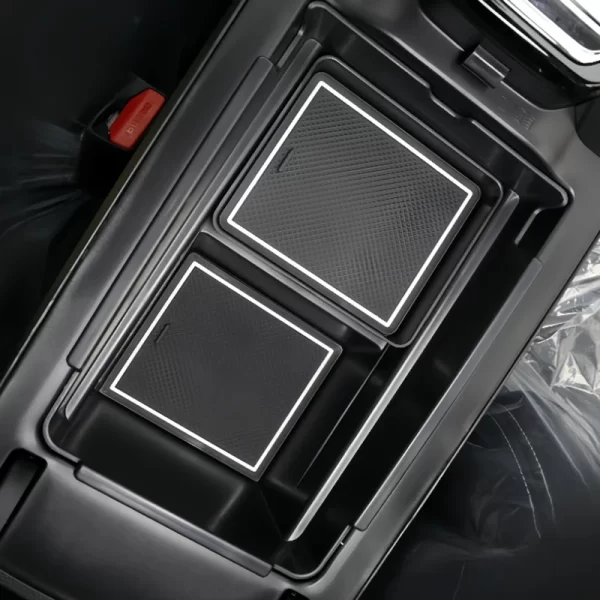 Haval H6 PHEV 2023 Black Push-pull Type Armrest Box - Image 3